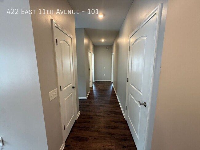 Building Photo - 422 E 11th Ave