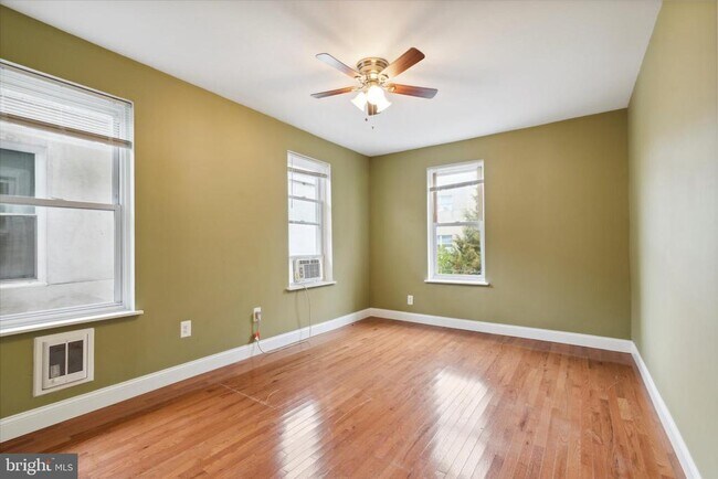 Building Photo - 1723 Willington St