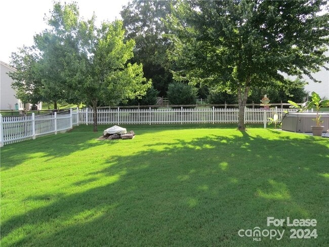 Building Photo - 1003 Basin Ct