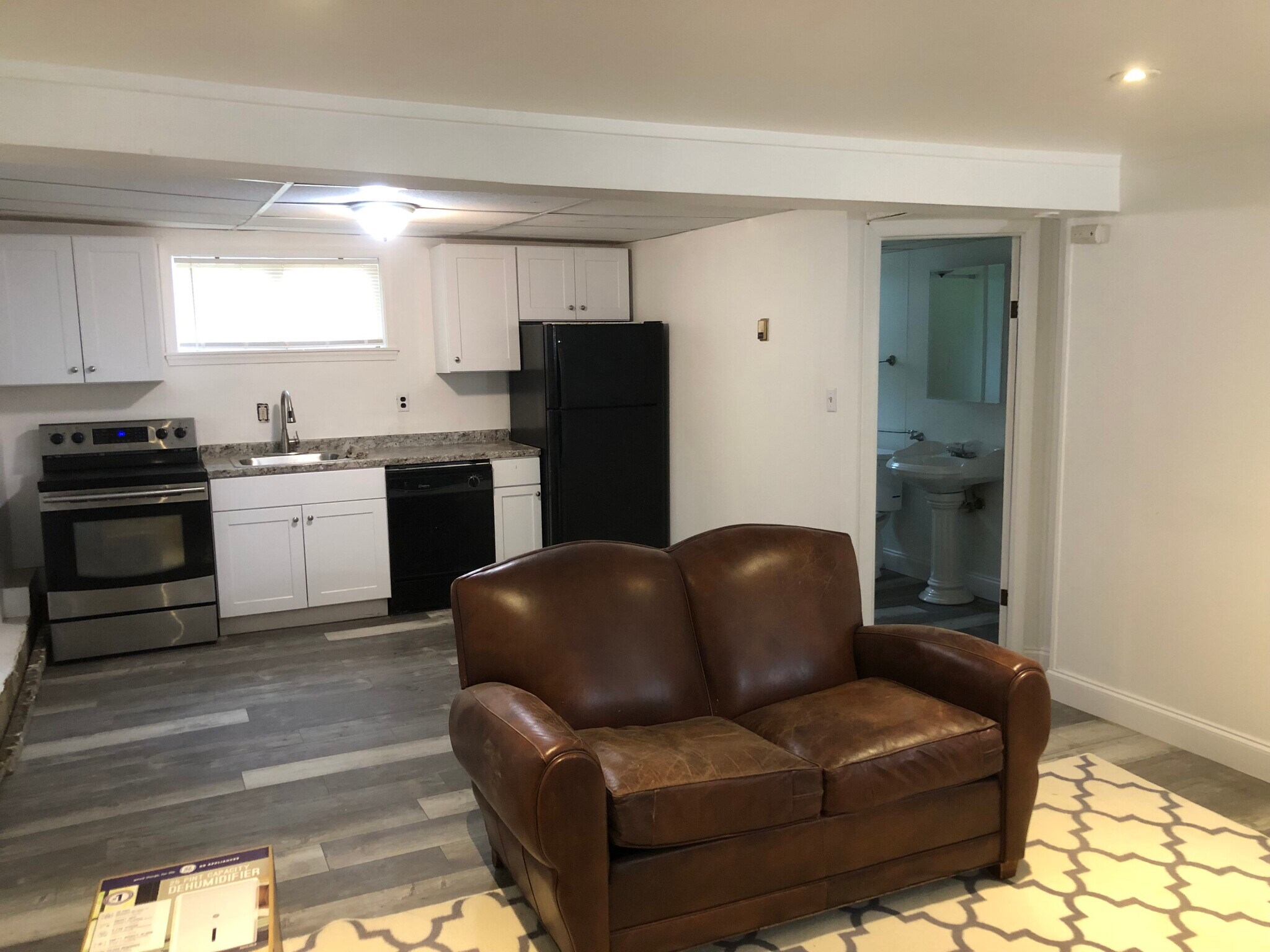 Kitchen - 704 Bethel Ave