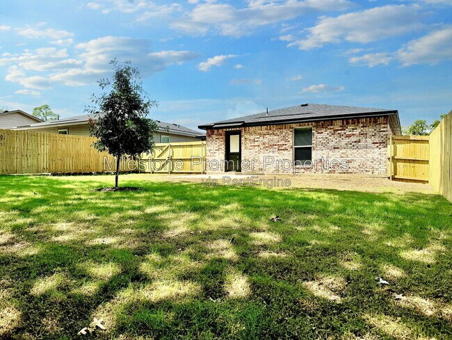 Building Photo - 2384 Miller St