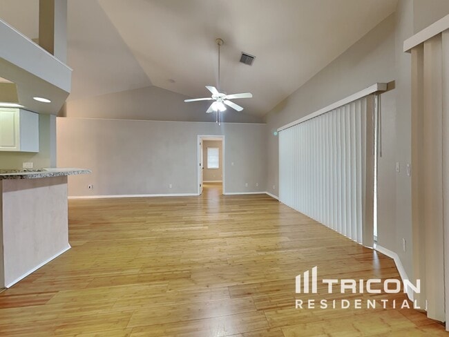 Building Photo - 1761 Banyan Dr