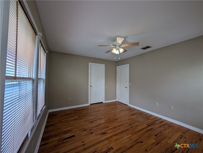 Building Photo - 1185 W Mill St