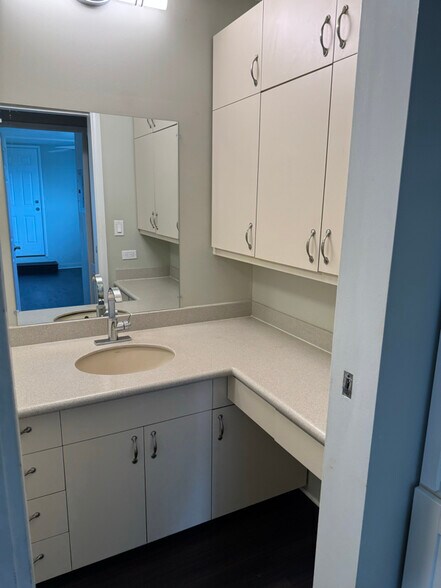 Building Photo - 1011 Alewa Dr
