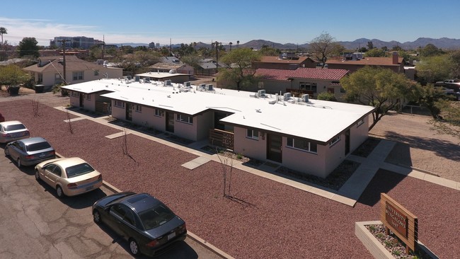 Building Photo - University Bungalows