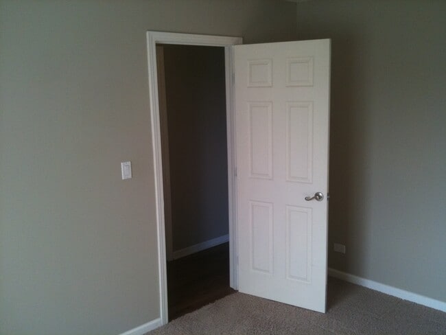 Building Photo - 725 Limerick Ln