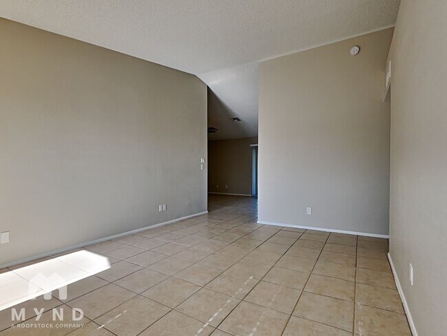Building Photo - 11110 W Glenrosa Ave