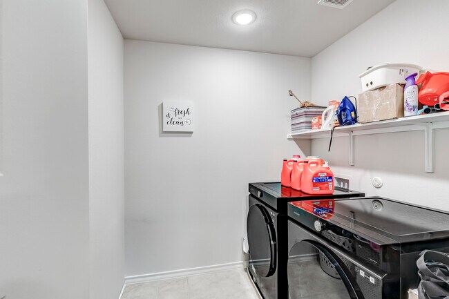 Building Photo - 149 Andesite Trl