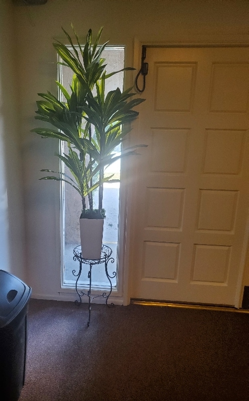 Building Photo - 5227 Hermitage Ave