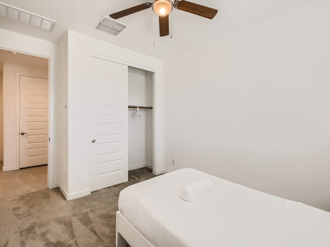 Building Photo - 9417 W Atlantis Wy