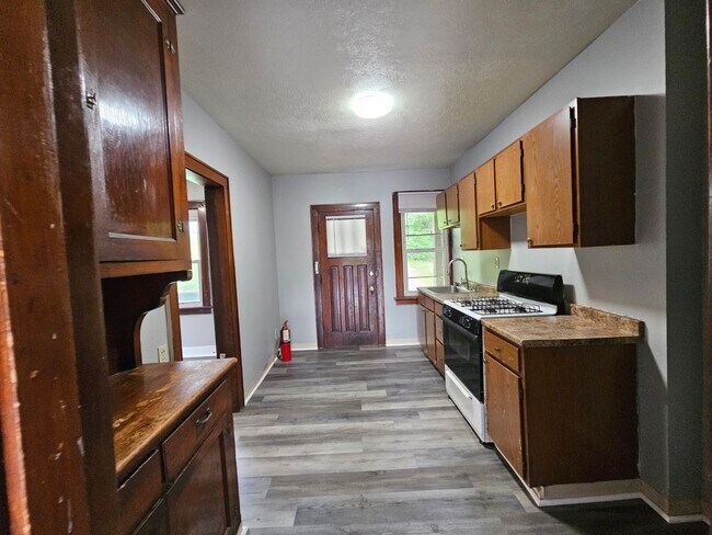 Building Photo - 3 bedroom Townhome for rent in Mt Washington!