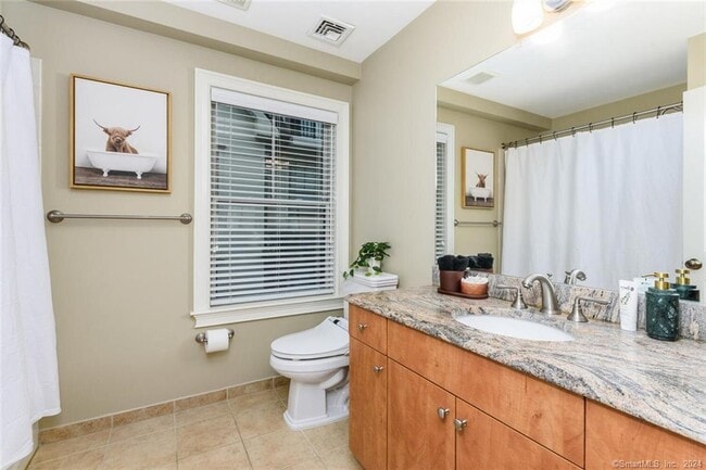 Building Photo - 109 Forest St