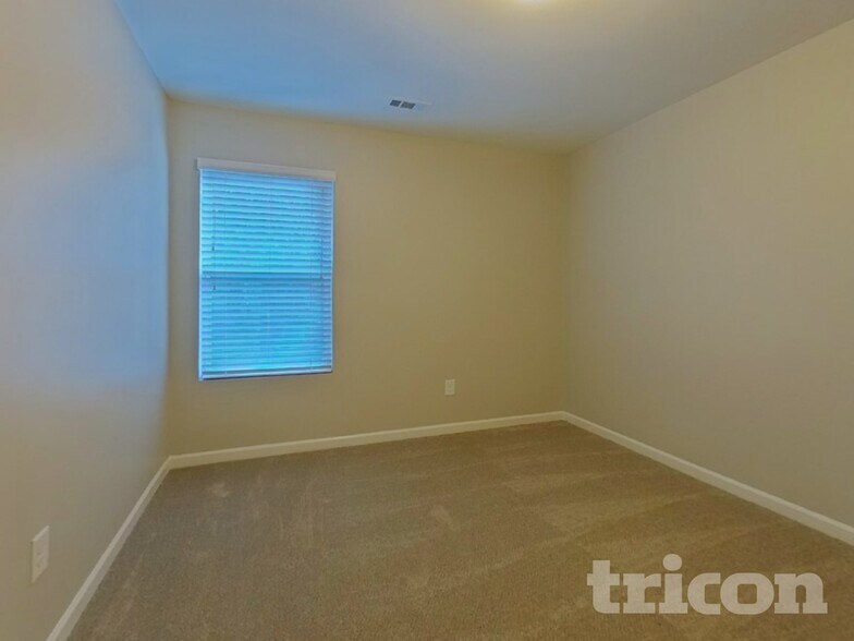 Building Photo - 2037 St Augustine Pl