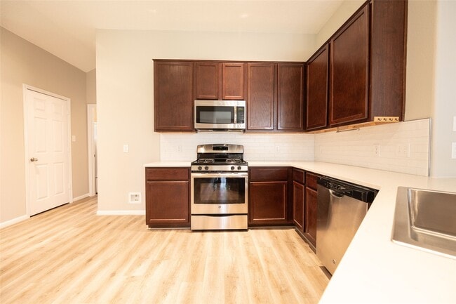 Building Photo - 9976 Western Ridge Way