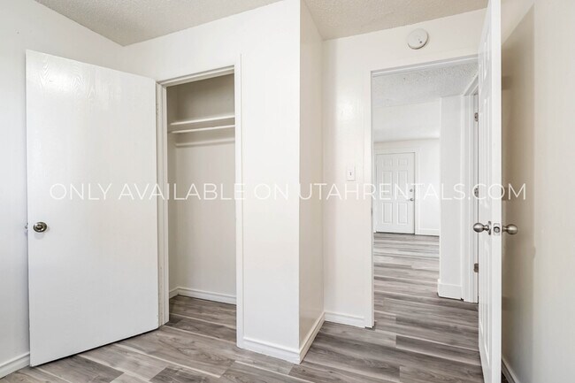 Building Photo - 539 Swenson Ave