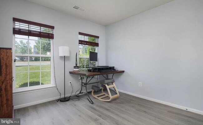 Building Photo - 15393 Rosemont Manor Dr