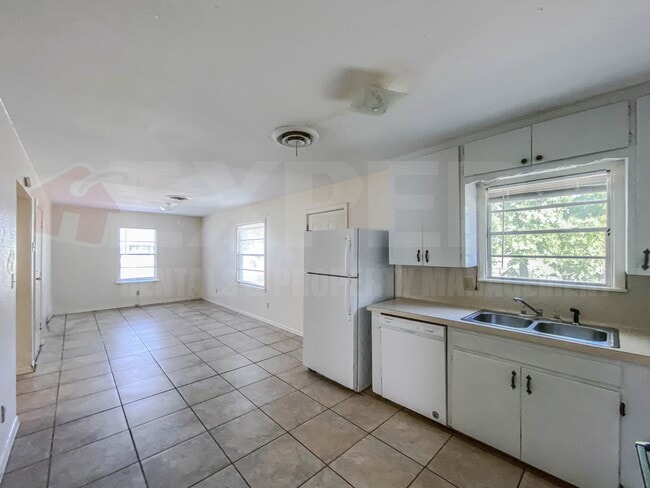 Building Photo - Charming 3 Bedroom Home Located in Coppera...