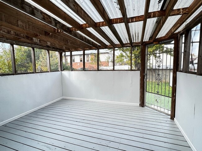 Building Photo - 3BR 1BA in Shady Lane - Covered Rear Porch and Covered Parking