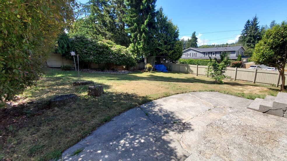 Building Photo - 1803 N 200th St