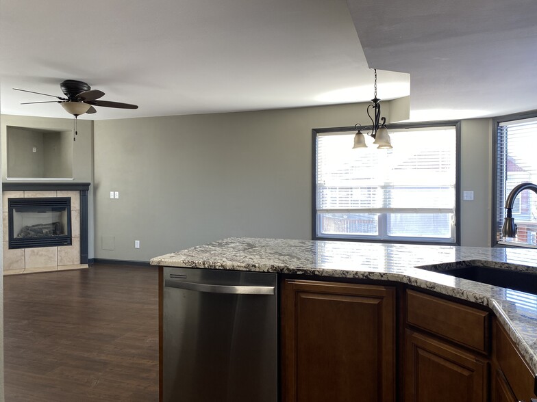 Room for kitchen table - 1209 Pinewood Dr