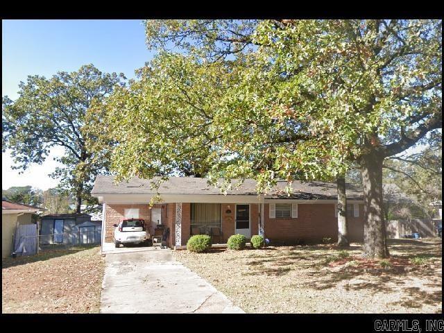 Primary Photo - 104 Santa Fe Trail