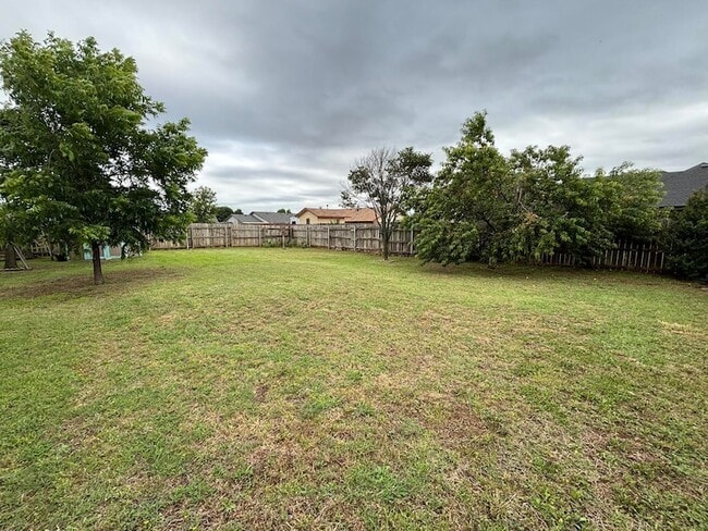 Building Photo - 1417 Matthew Dr