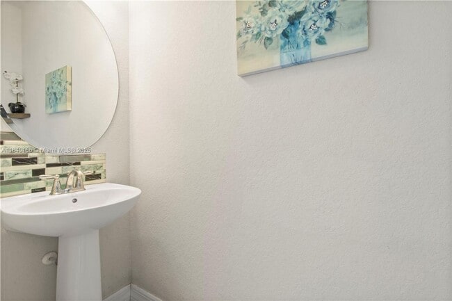 Building Photo - 5140 Eucalyptus Dr