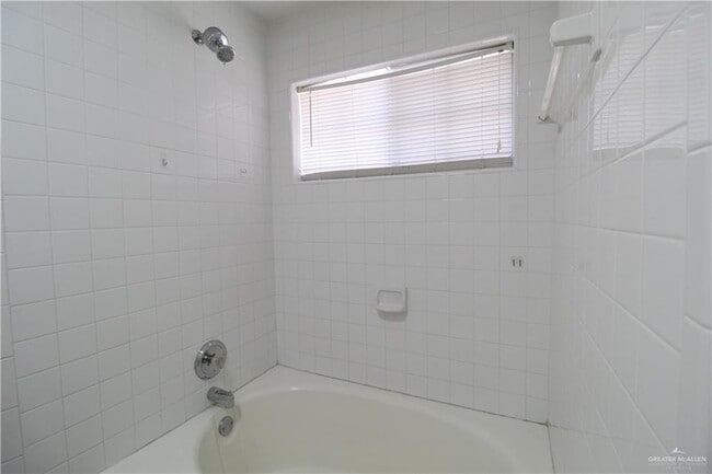 Building Photo - 2210 E 29th St