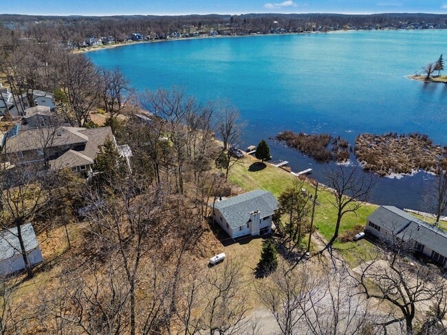 Building Photo - 5884 Rays Dr