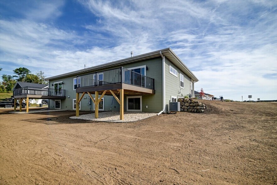 Building Photo - 2949 Blue Grass Dr