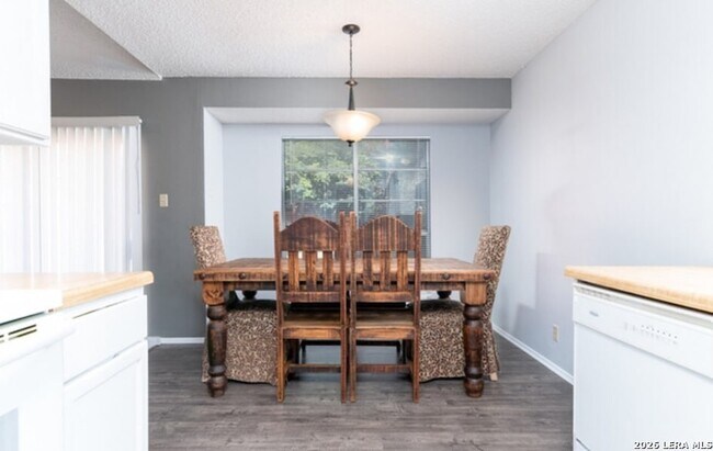 Building Photo - 5855 Cliffmont Dr