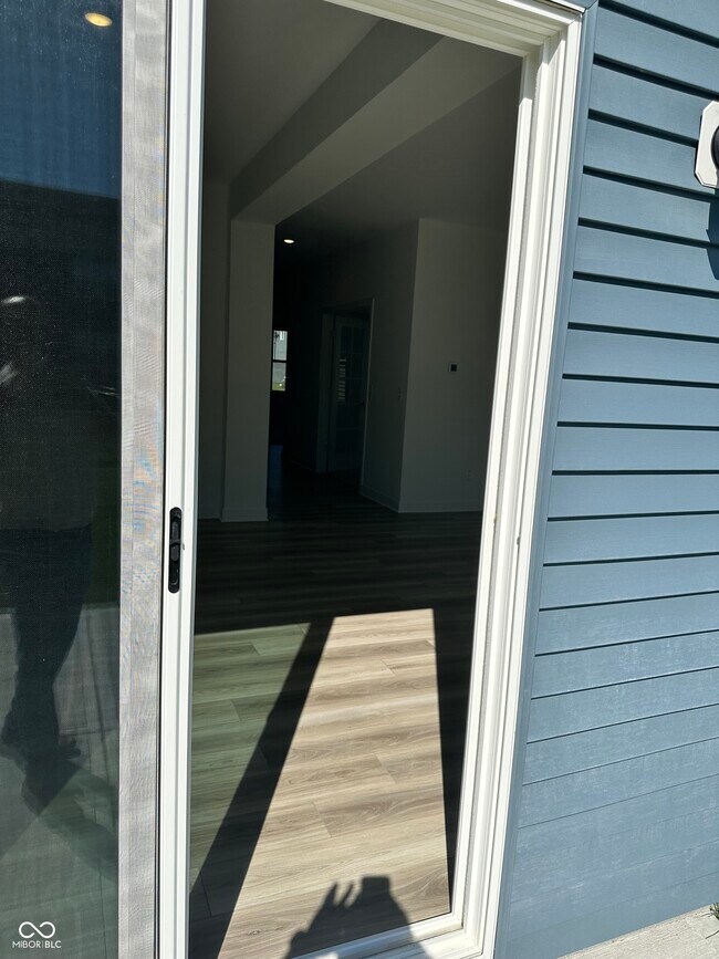 Building Photo - 8560 Tripp Rd