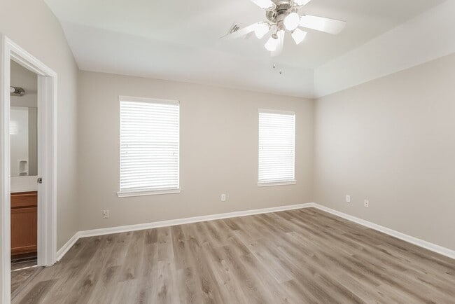 Building Photo - 4955 N Cancun Dr