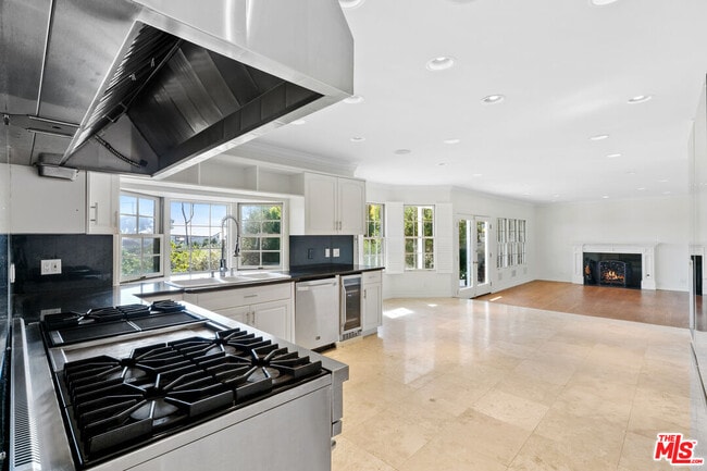 Building Photo - 5958 Busch Dr