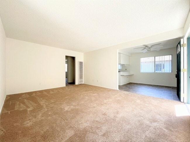 Building Photo - Upper level in Fire Mountain!