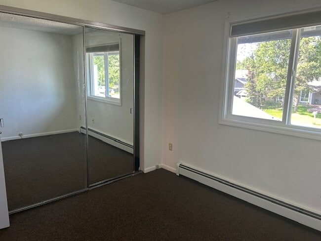 Building Photo - 2262 square foot 4/2.5/2 home