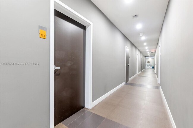 Building Photo - 2100 Park Ave