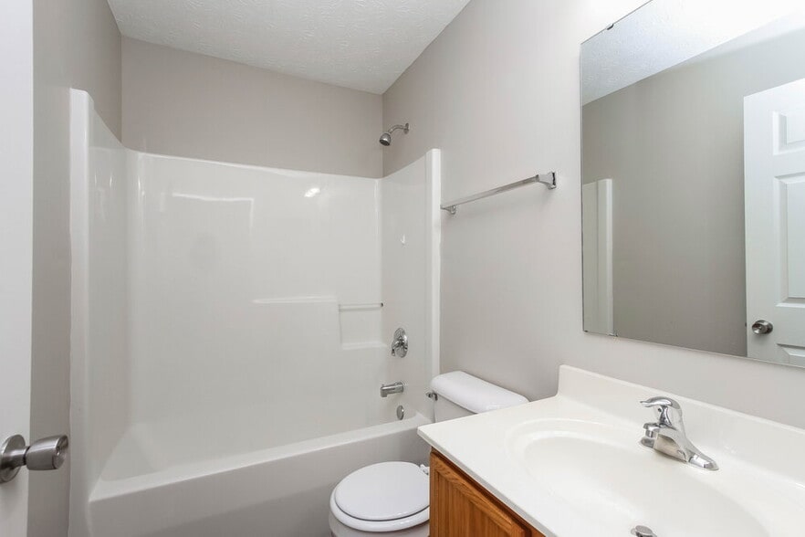 Building Photo - 16864 Maraschino Dr