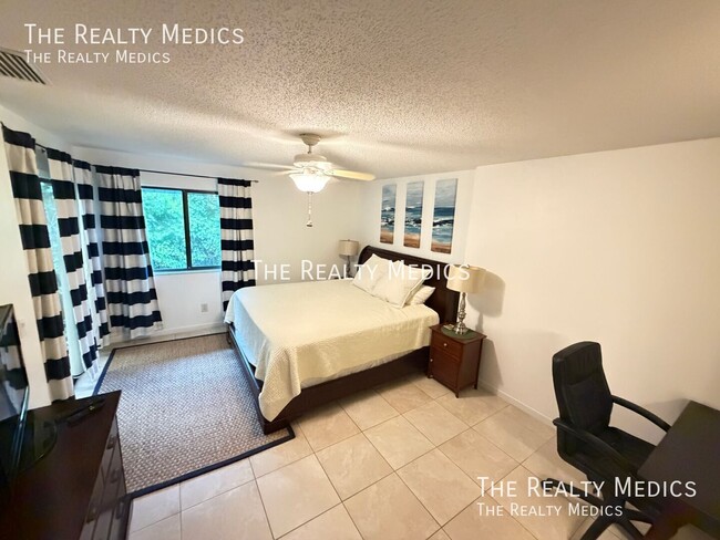 Building Photo - 2040-4401 Sea Mist Dr-