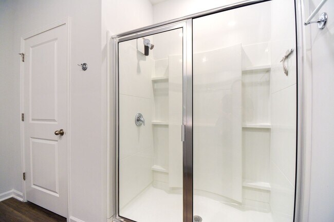 Building Photo - 3 Bedroom Home in Waterside Community of S...