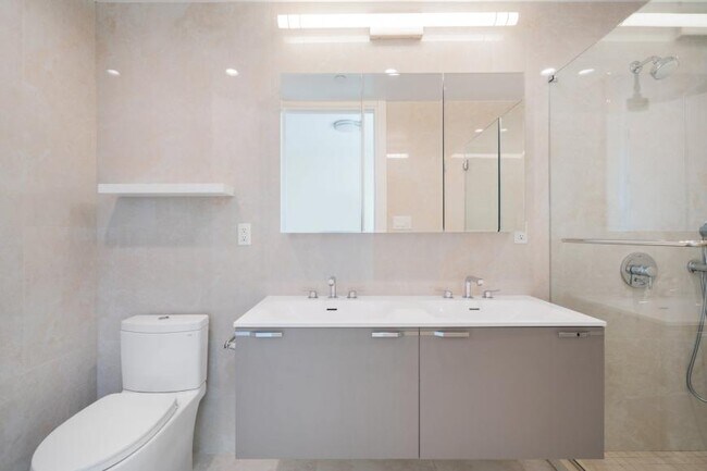 Building Photo - 3 bedroom in Brooklyn NY 11223