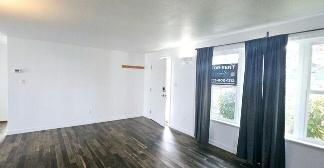 Building Photo - Mullen St. 3 bed/1bath North End with loft