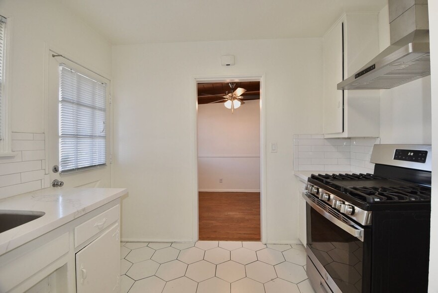 Building Photo - 4658 Colfax Ave