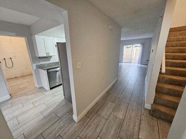 Building Photo - 4825 Lighthouse Cir