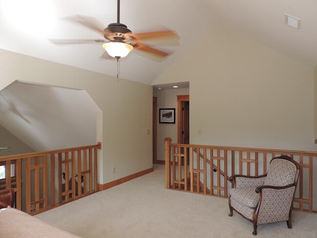 Building Photo - Luxury furnished 3/2.5 Condo at Lodges at Winklers Creek