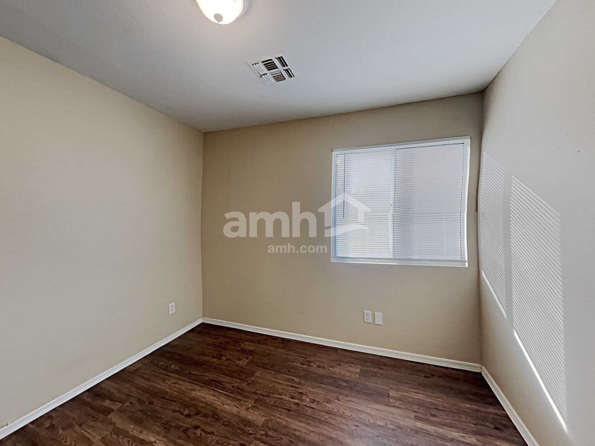 Building Photo - 16170 W Jefferson St