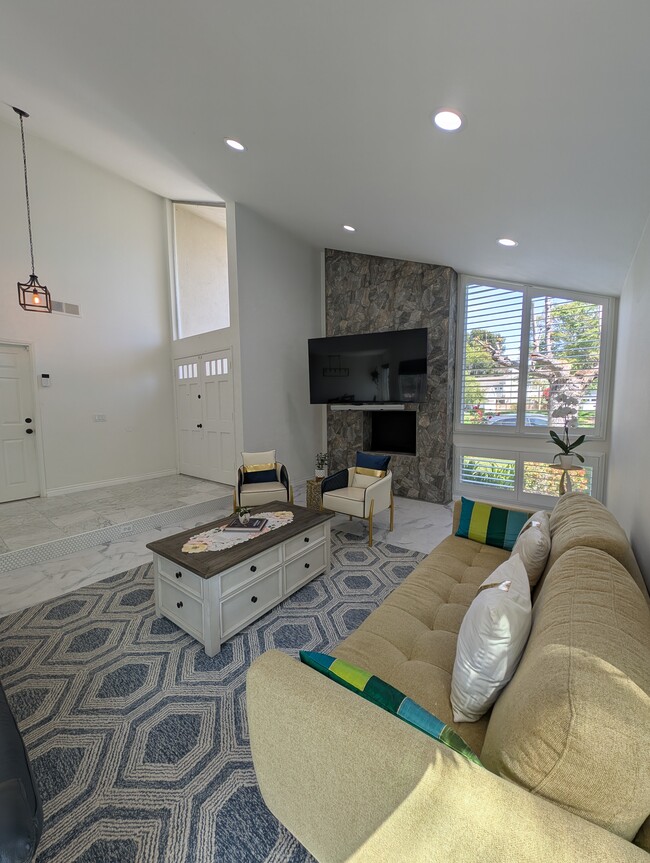Building Photo - 42 Almond Tree Ln