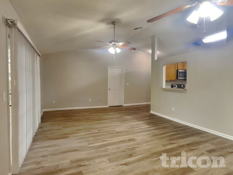 Building Photo - 8256 Creek Hollow Ct