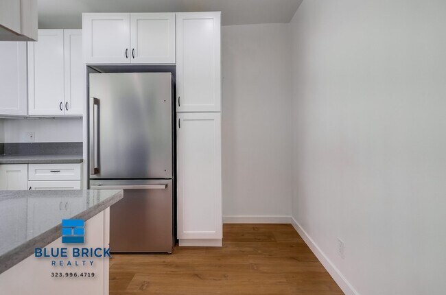 Building Photo - 5320 Corteen-18