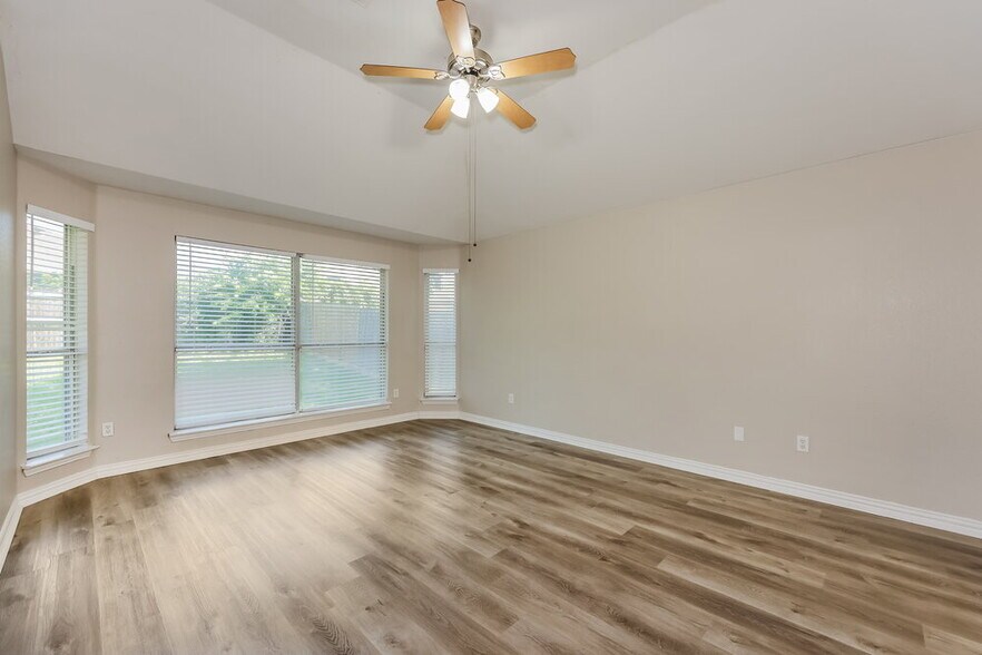 Building Photo - 1601 Prescott Dr